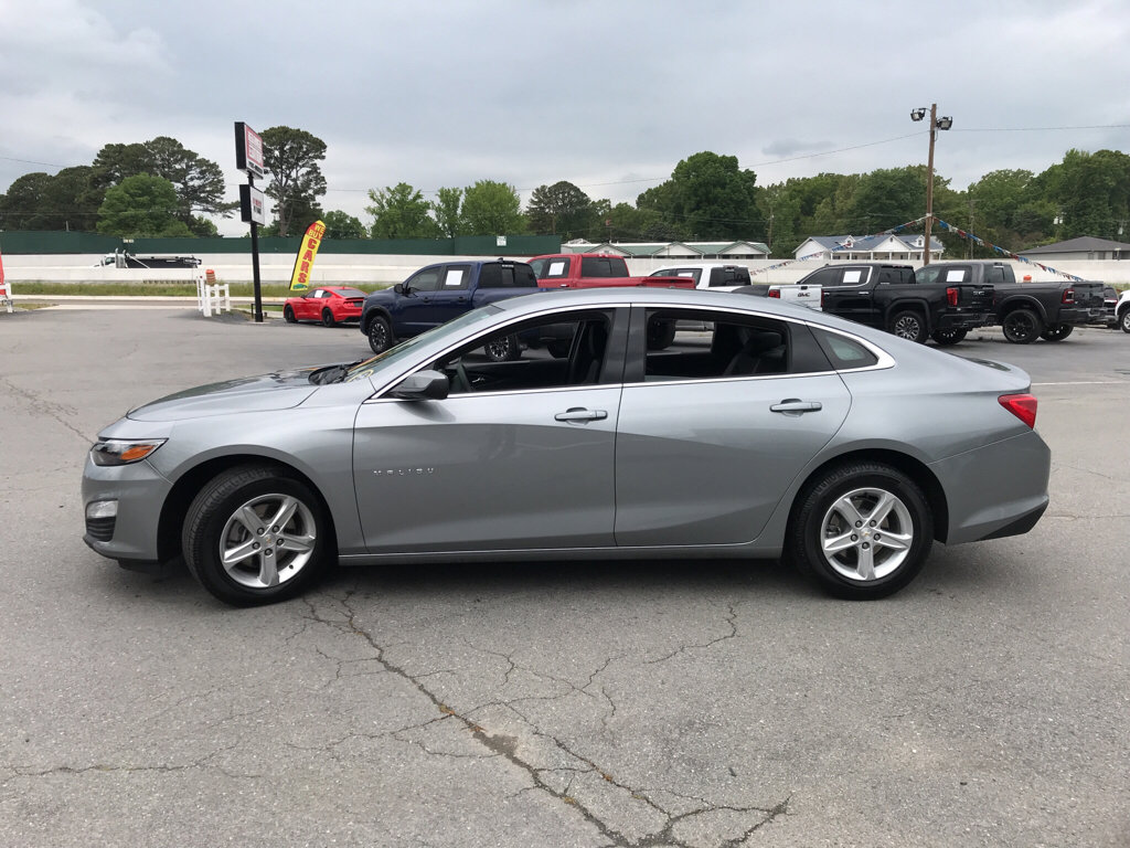 Used 2024 Chevrolet Malibu LS w/ Driver Confidence Package FWD image 8