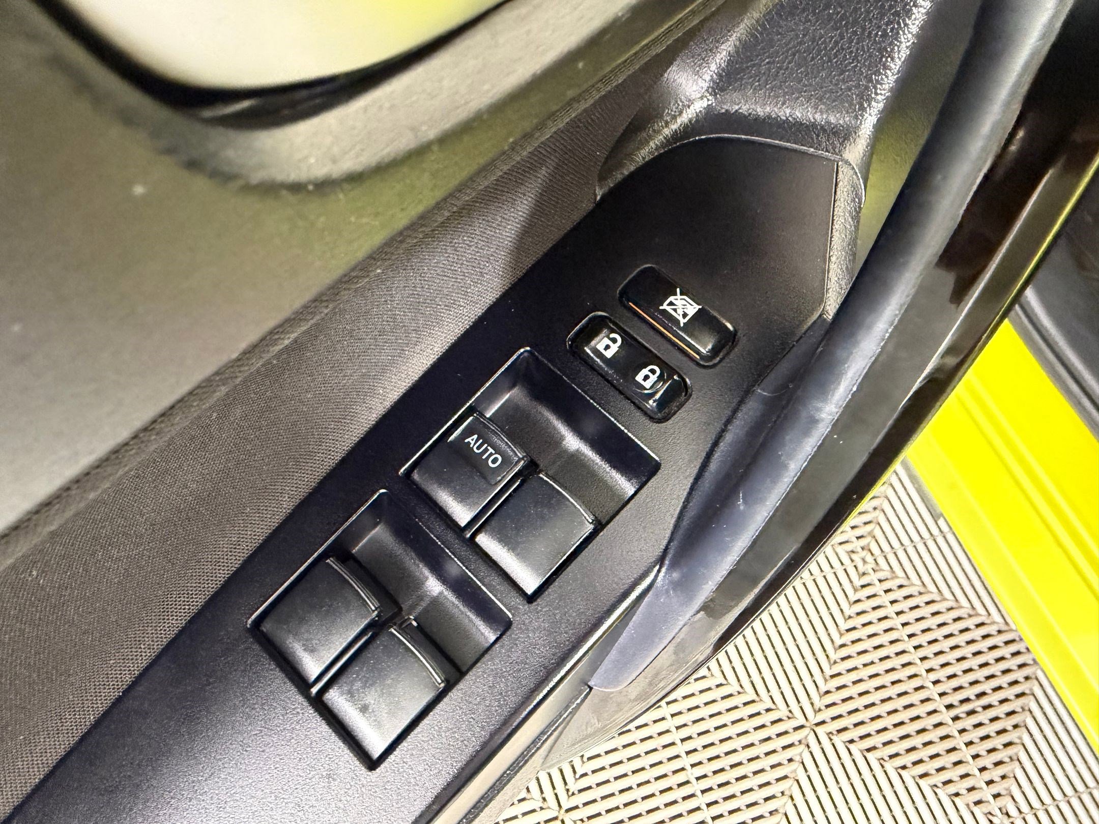 Used 2018 Toyota Corolla iM w/ Carpet Mat Package (TMS) FWD image 11