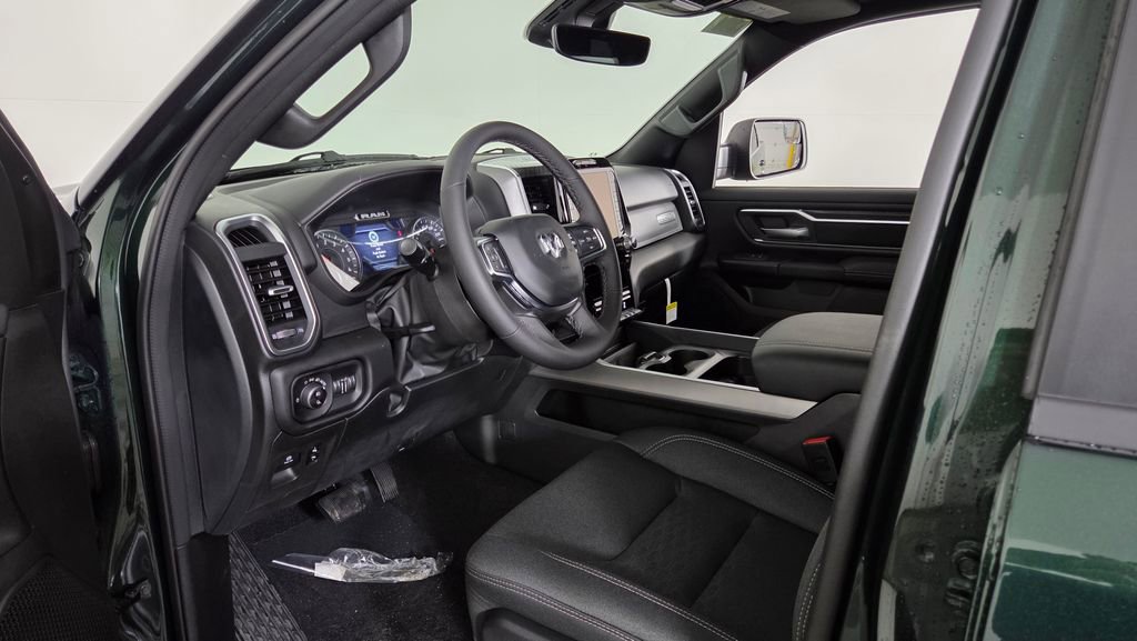 New 2026 RAM 1500 4x4 Crew Cab image 10