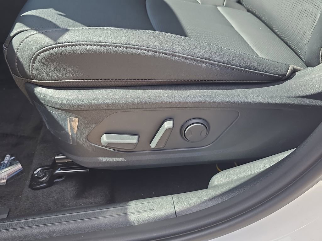 New 2026 Kia Sportage EX image 21