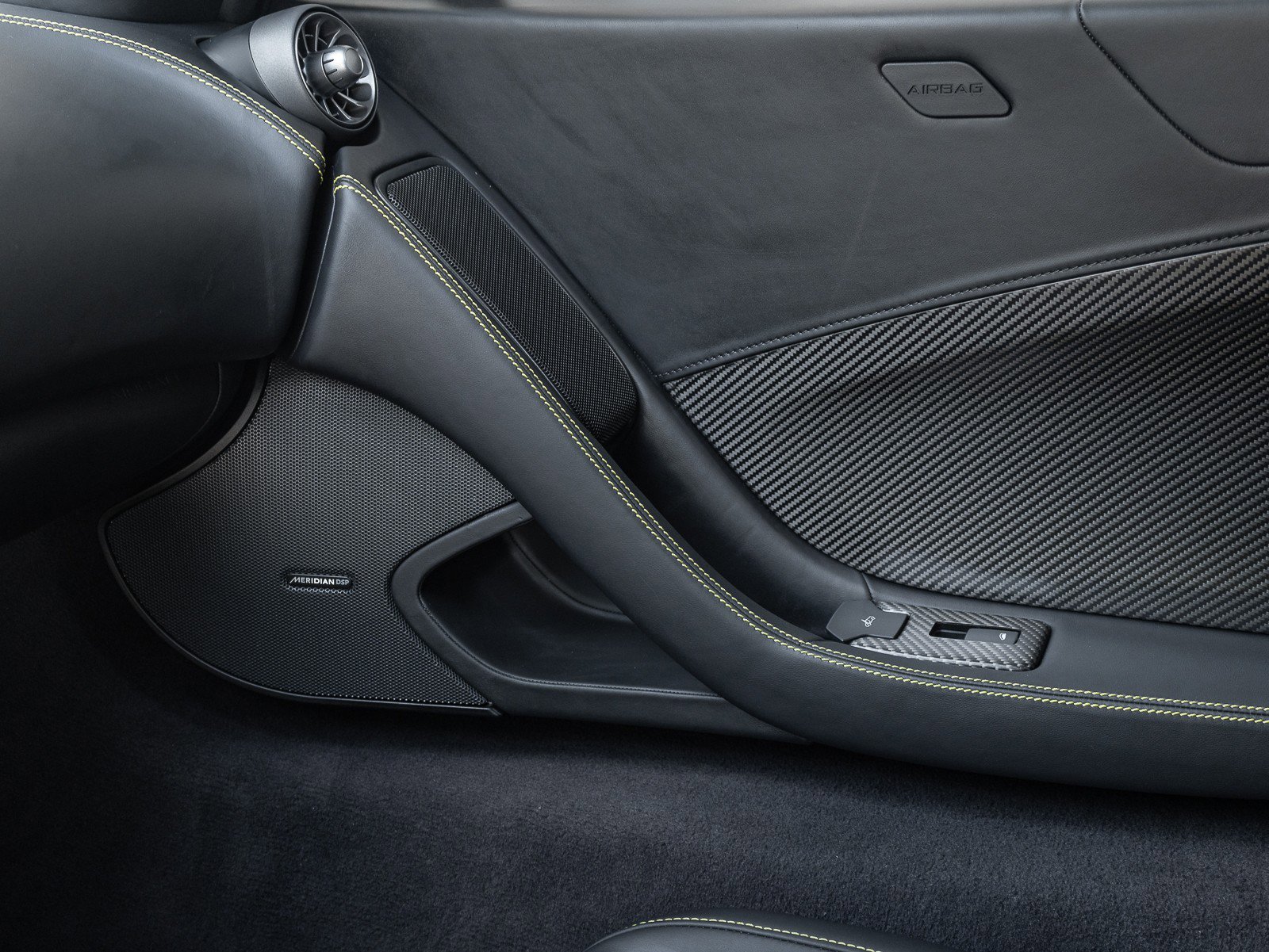 Used 2016 McLaren 675LT Coupe image 30