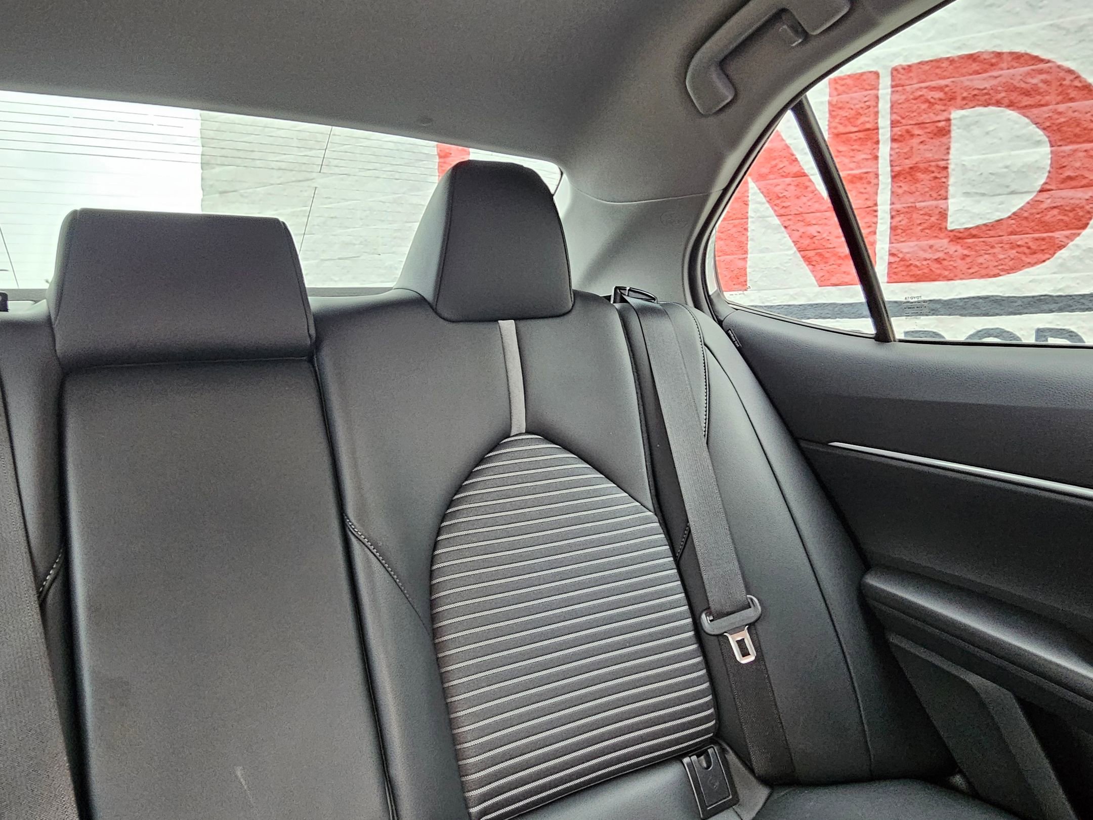 Used 2022 Toyota Camry SE FWD image 25