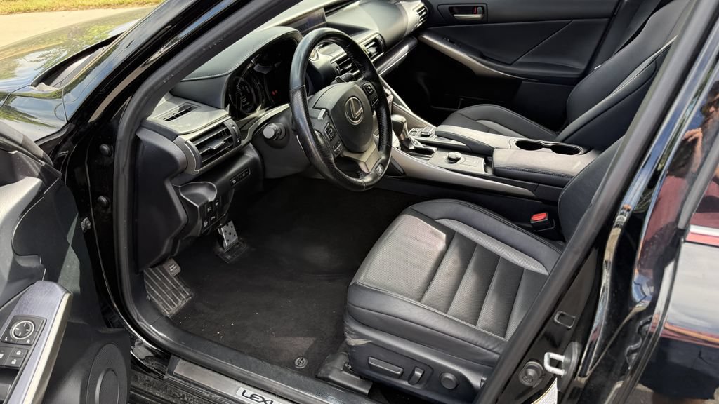 Used 2020 Lexus IS 300 F Sport AWD/4WD image 3
