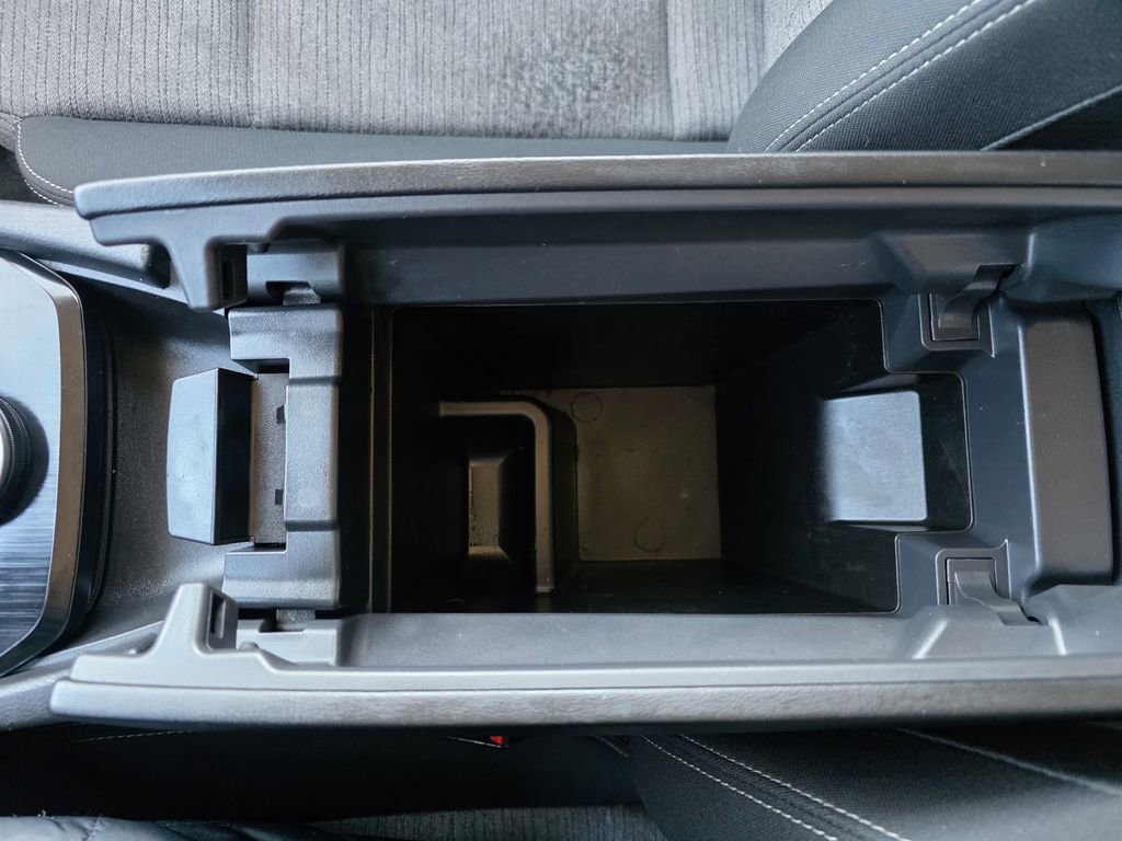 Used 2023 Nissan Rogue SV image 60