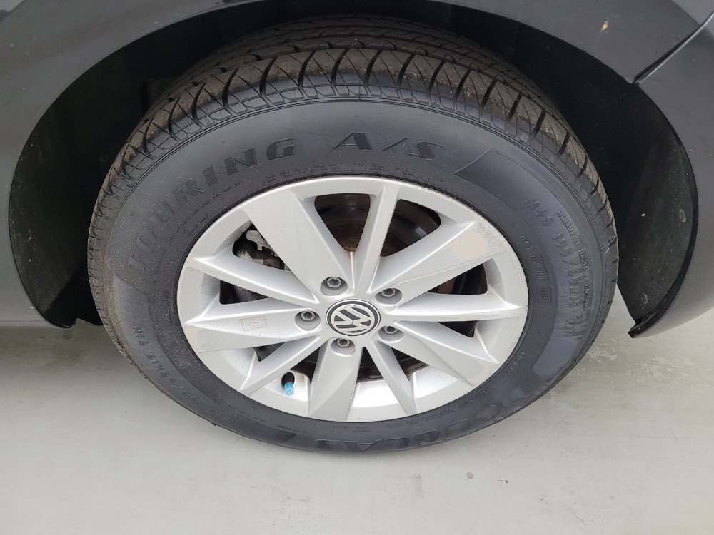 Used 2019 Volkswagen Golf S FWD image 31