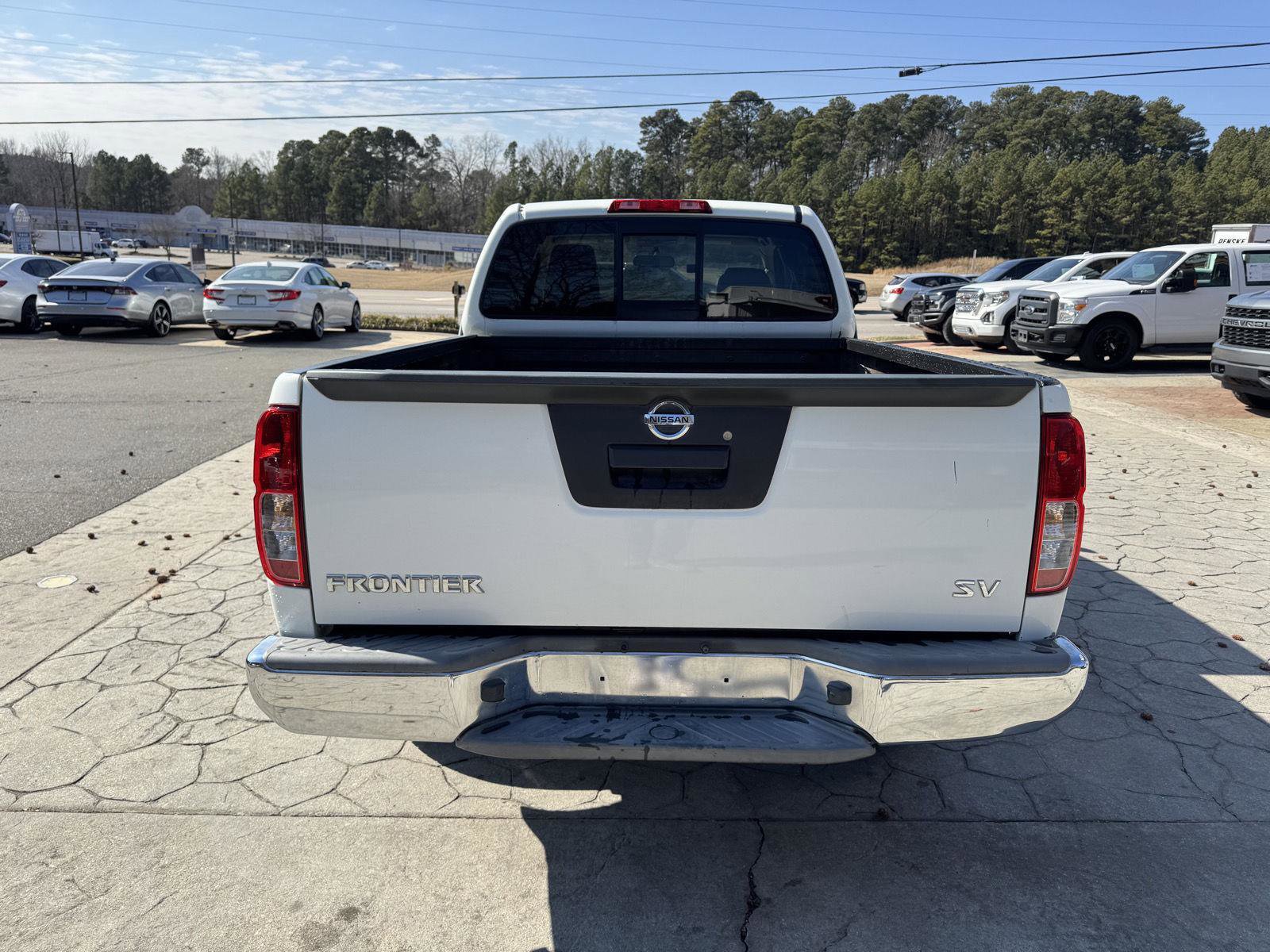 Used 2016 Nissan Frontier SV image 8
