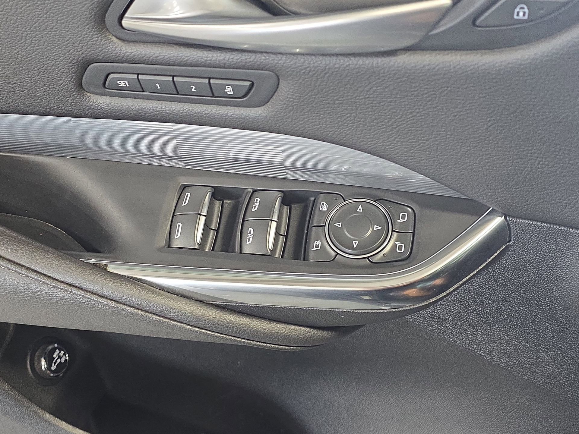 Used 2025 Cadillac XT4 Premium Luxury FWD image 27