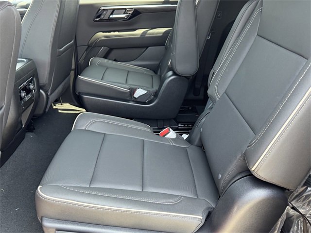New 2025 Chevrolet Suburban Premier image 11