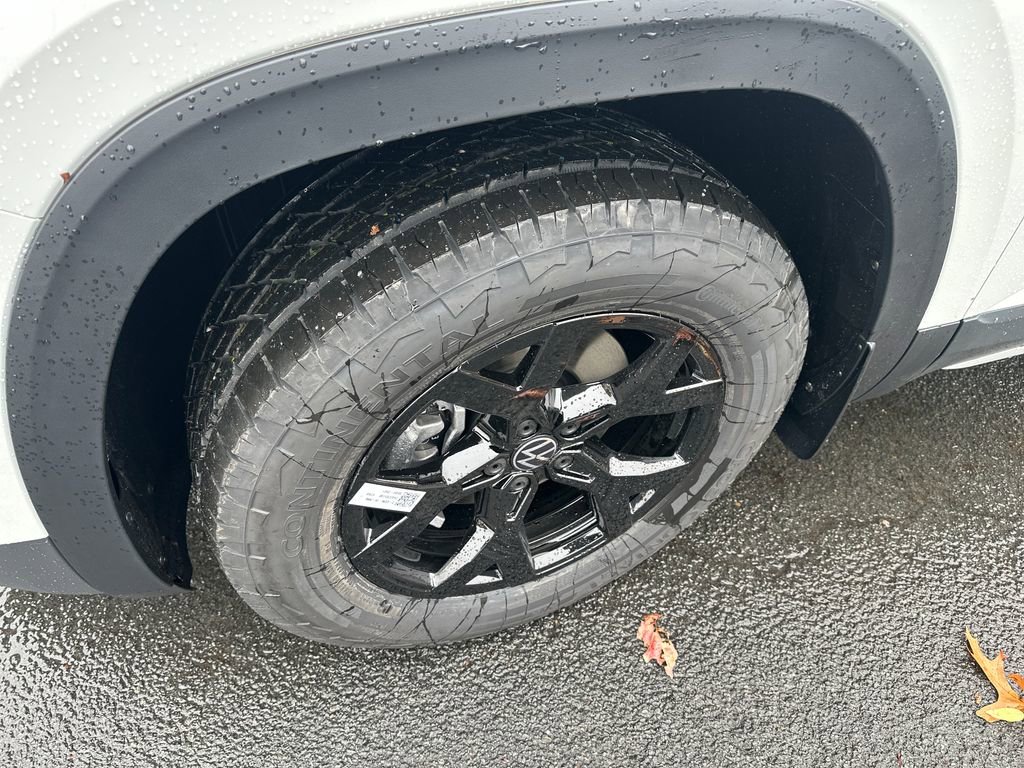 New 2026 Volkswagen Atlas Peak Edition video 2