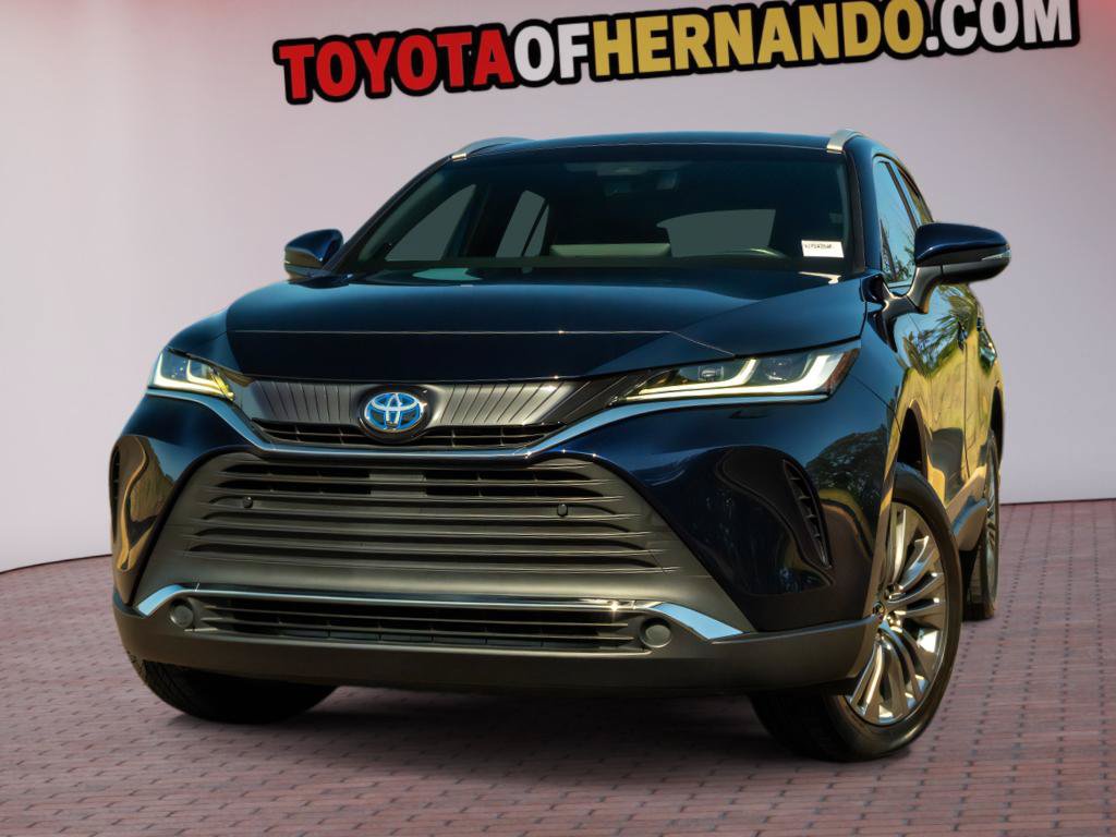 Used 2022 Toyota Venza XLE AWD/4WD video 1