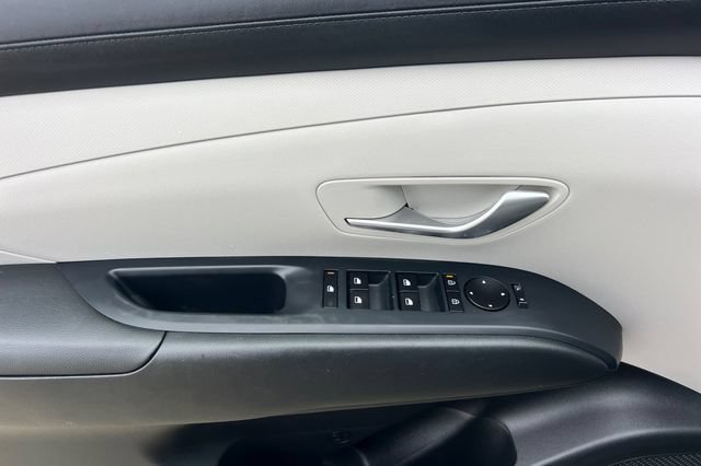 Certified 2025 Hyundai Tucson SE FWD image 13