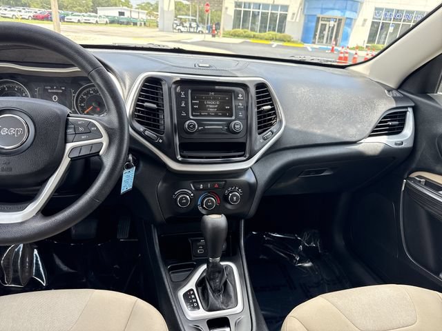 Used 2015 Jeep Cherokee Sport FWD image 22