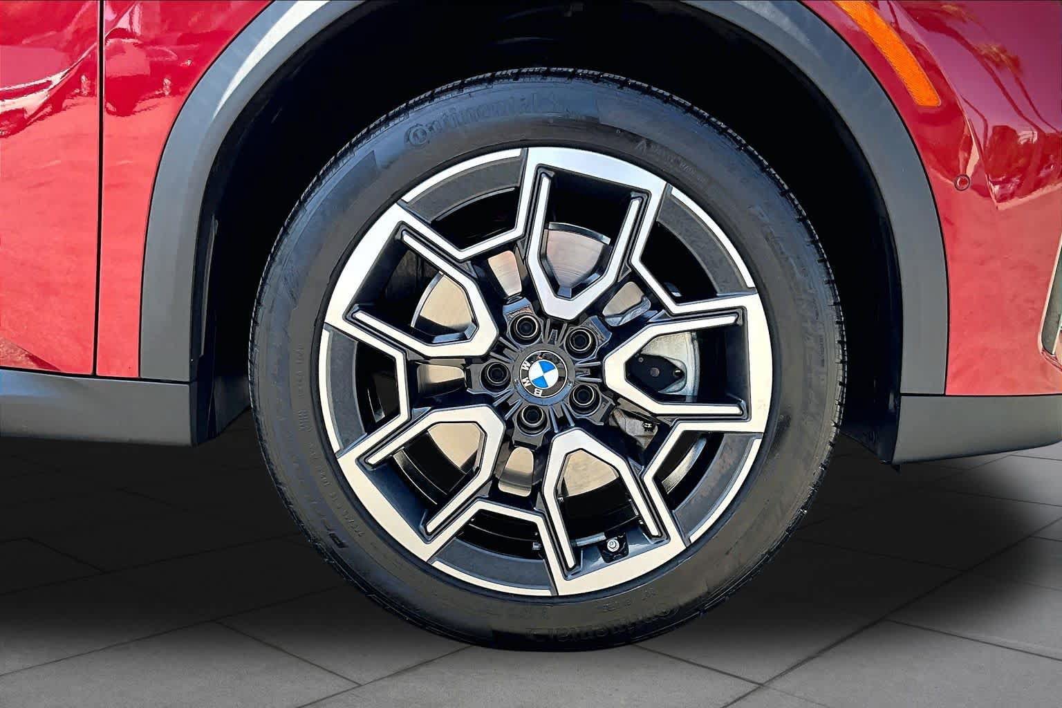 Used 2025 BMW X2 xDrive28i w/ Premium Package AWD/4WD image 10