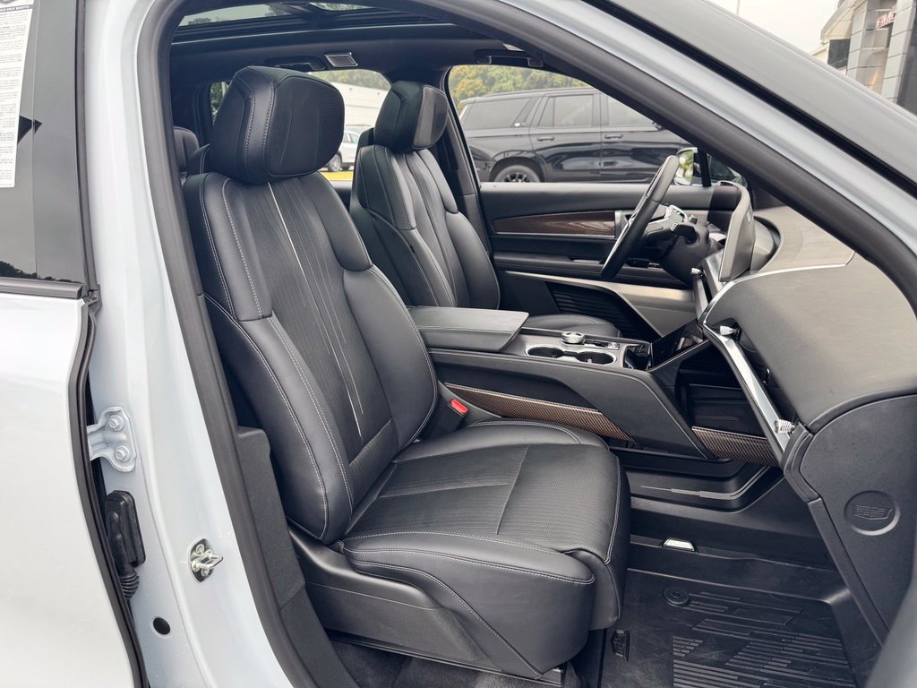 Used 2026 Cadillac Vistiq Sport w/ LPO, Floor Liner Package AWD/4WD image 10