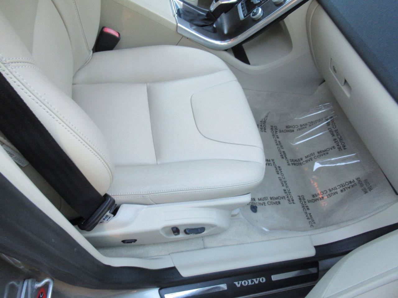 Used 2016 Volvo XC60 T6 Platinum AWD/4WD image 15