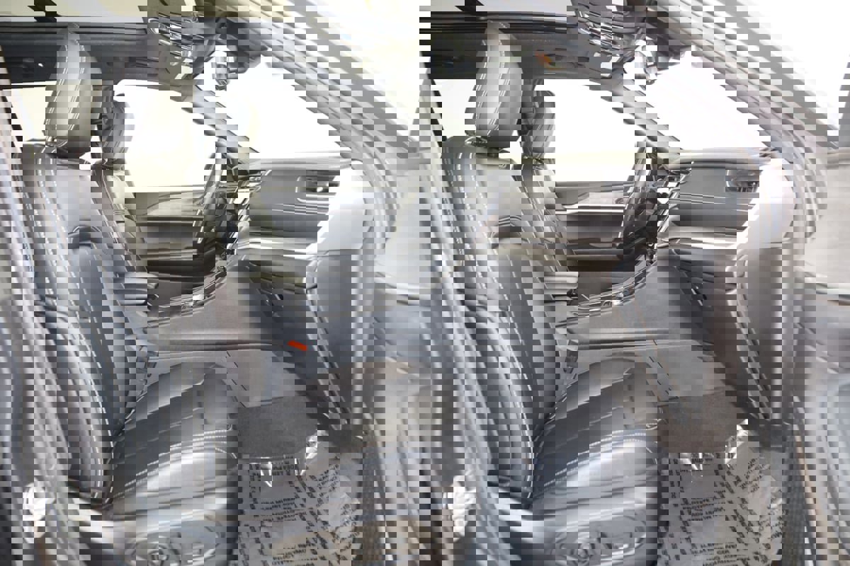 Used 2024 Jeep Grand Cherokee Limited w/ Luxury Tech Group II image 13