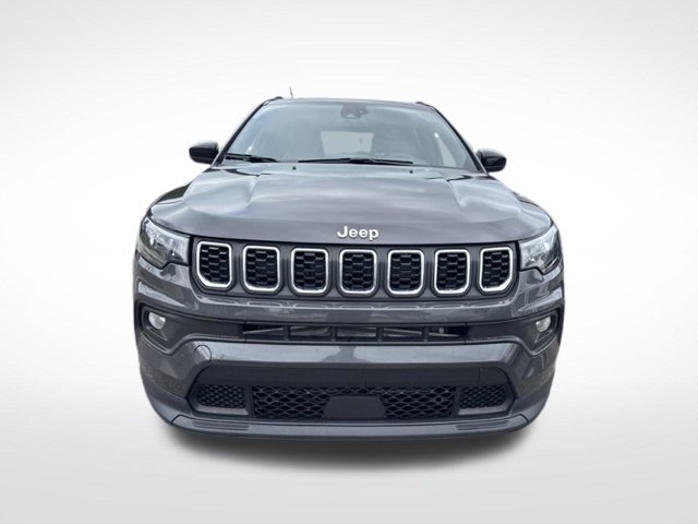 Used 2024 Jeep Compass Latitude AWD/4WD image 9