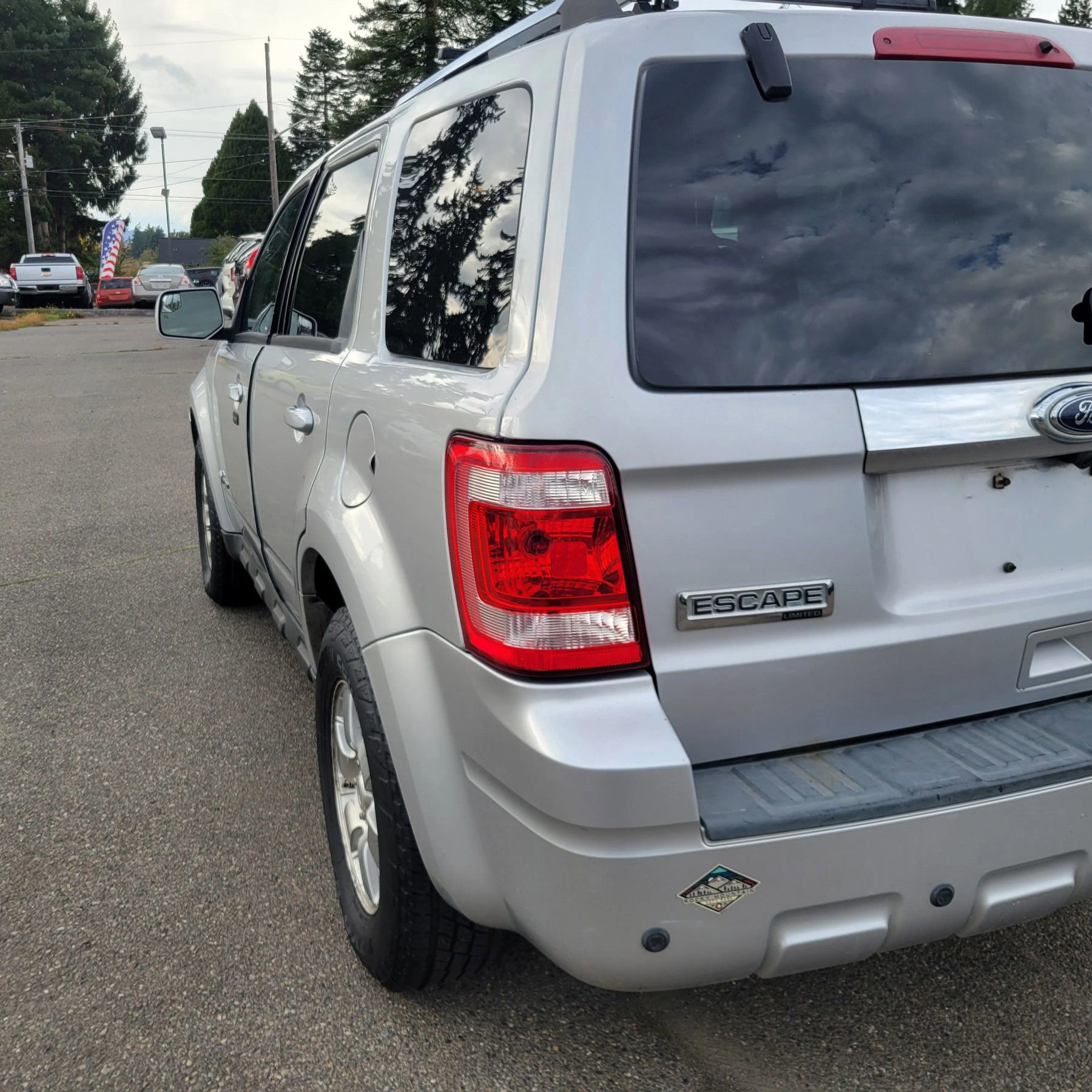 Used 2010 Ford Escape Limited image 4