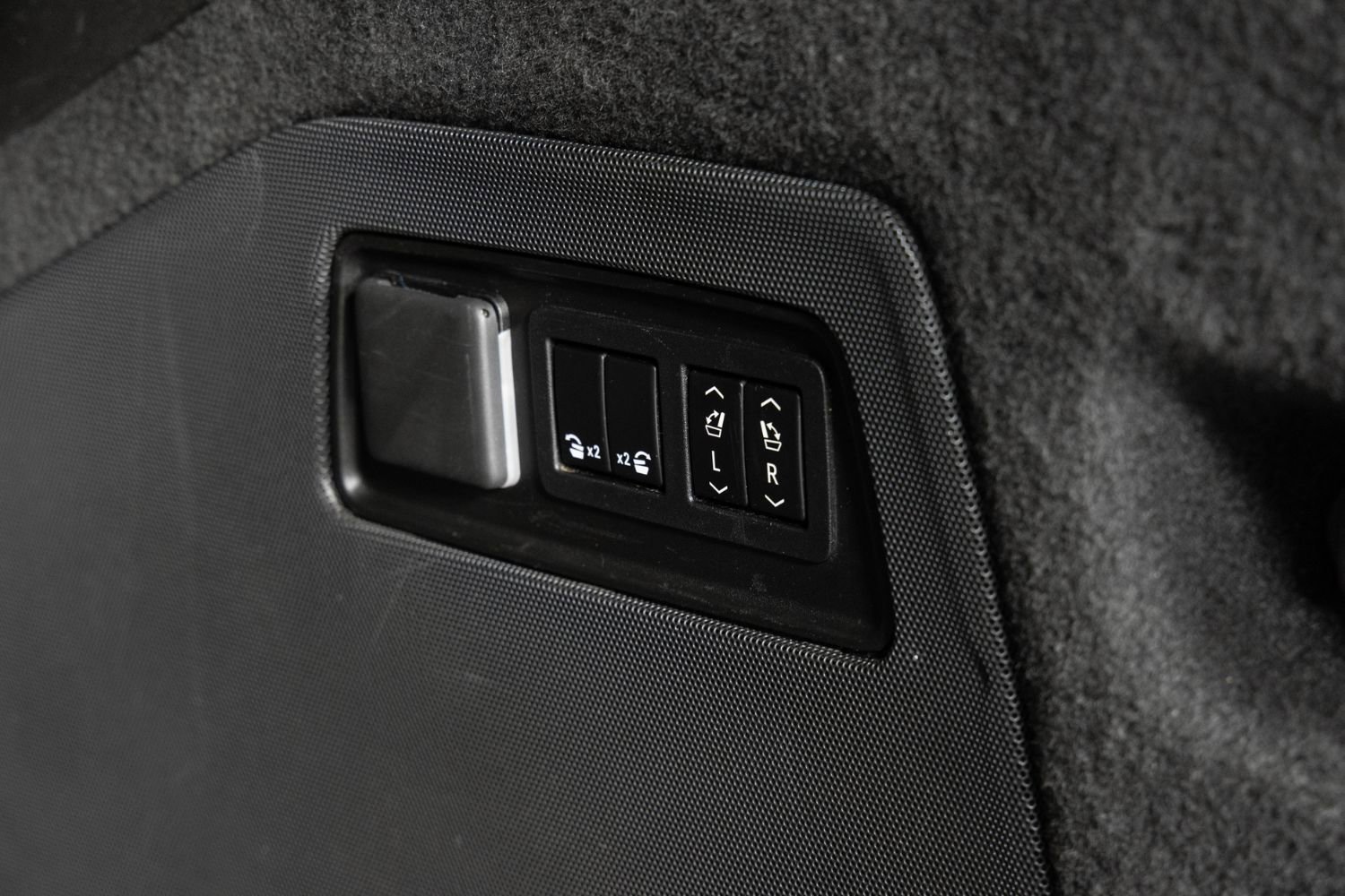 Used 2021 Cadillac Escalade Sport w/ Heavy-Duty Trailer Package image 21