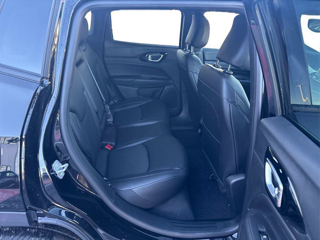 New 2026 Jeep Compass Latitude AWD/4WD image 20