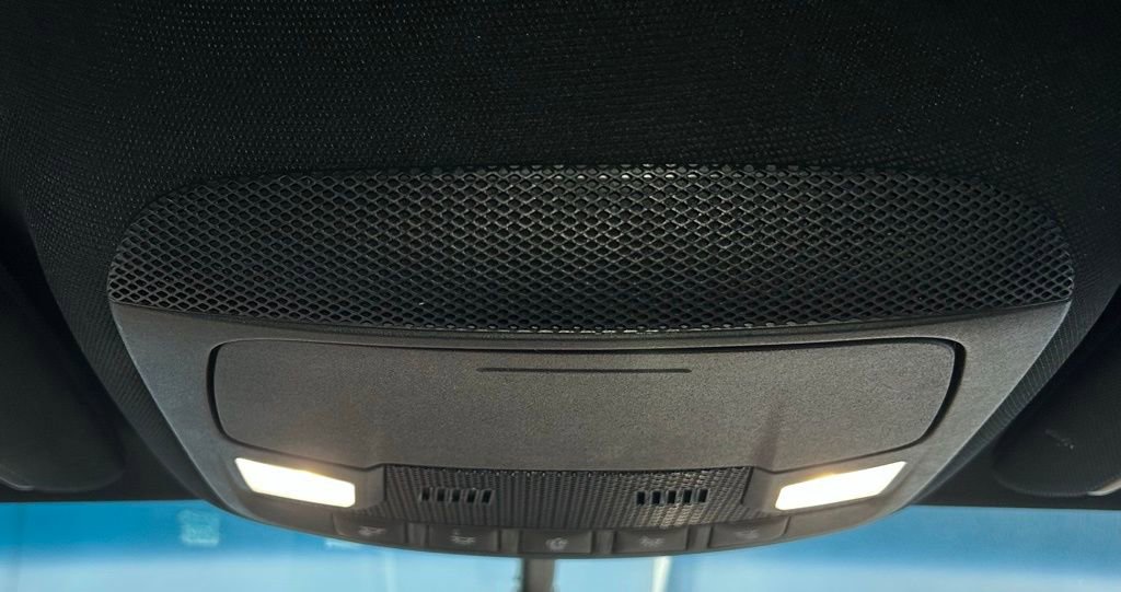 Used 2017 Lincoln MKZ Reserve image 31