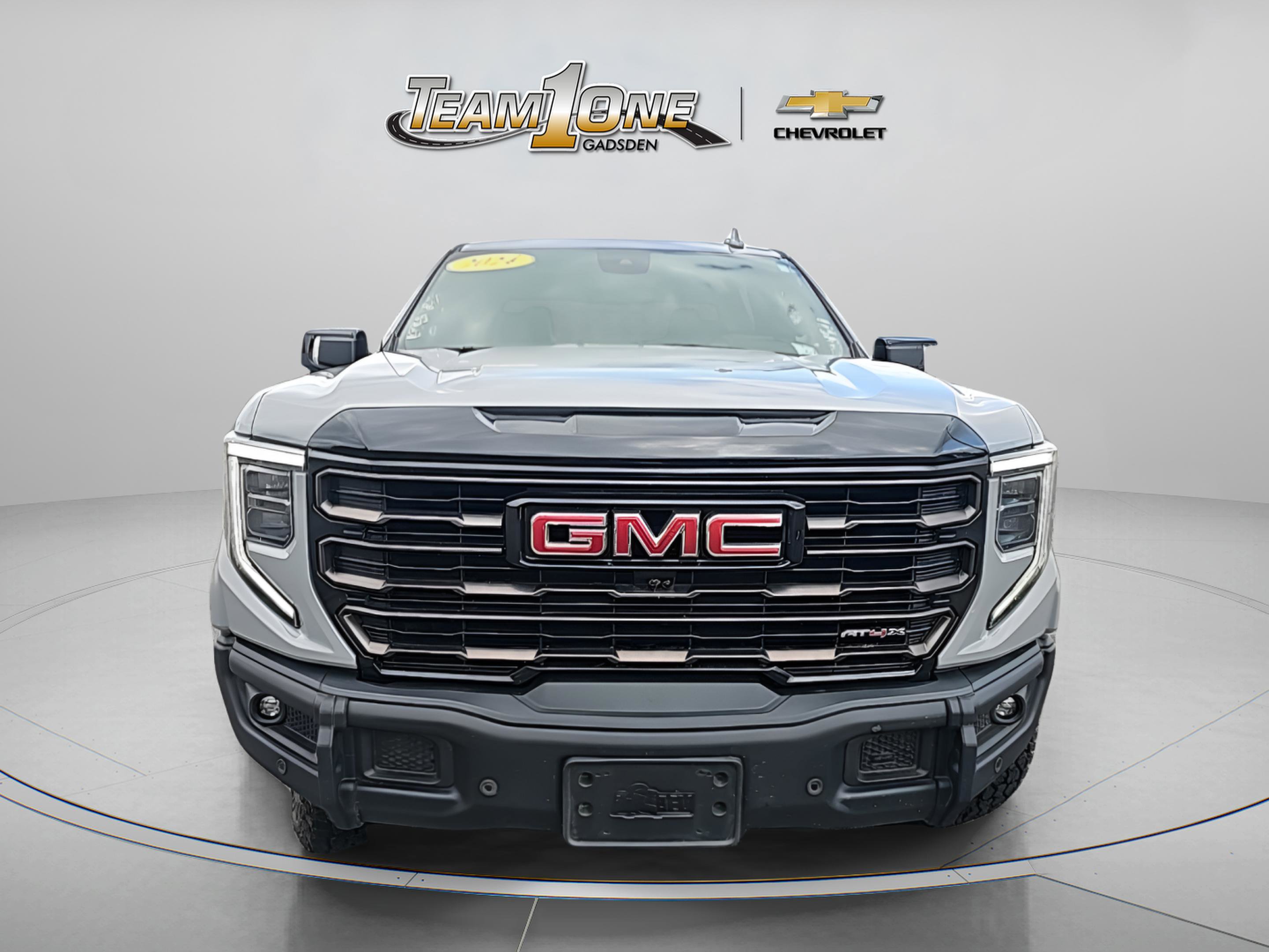 Used 2024 GMC Sierra 1500 AT4X image 2