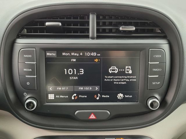 Used 2025 Kia Soul LX FWD image 13