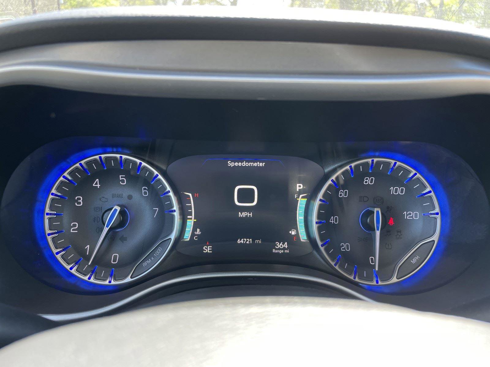 Used 2023 Chrysler Pacifica Touring-L image 19