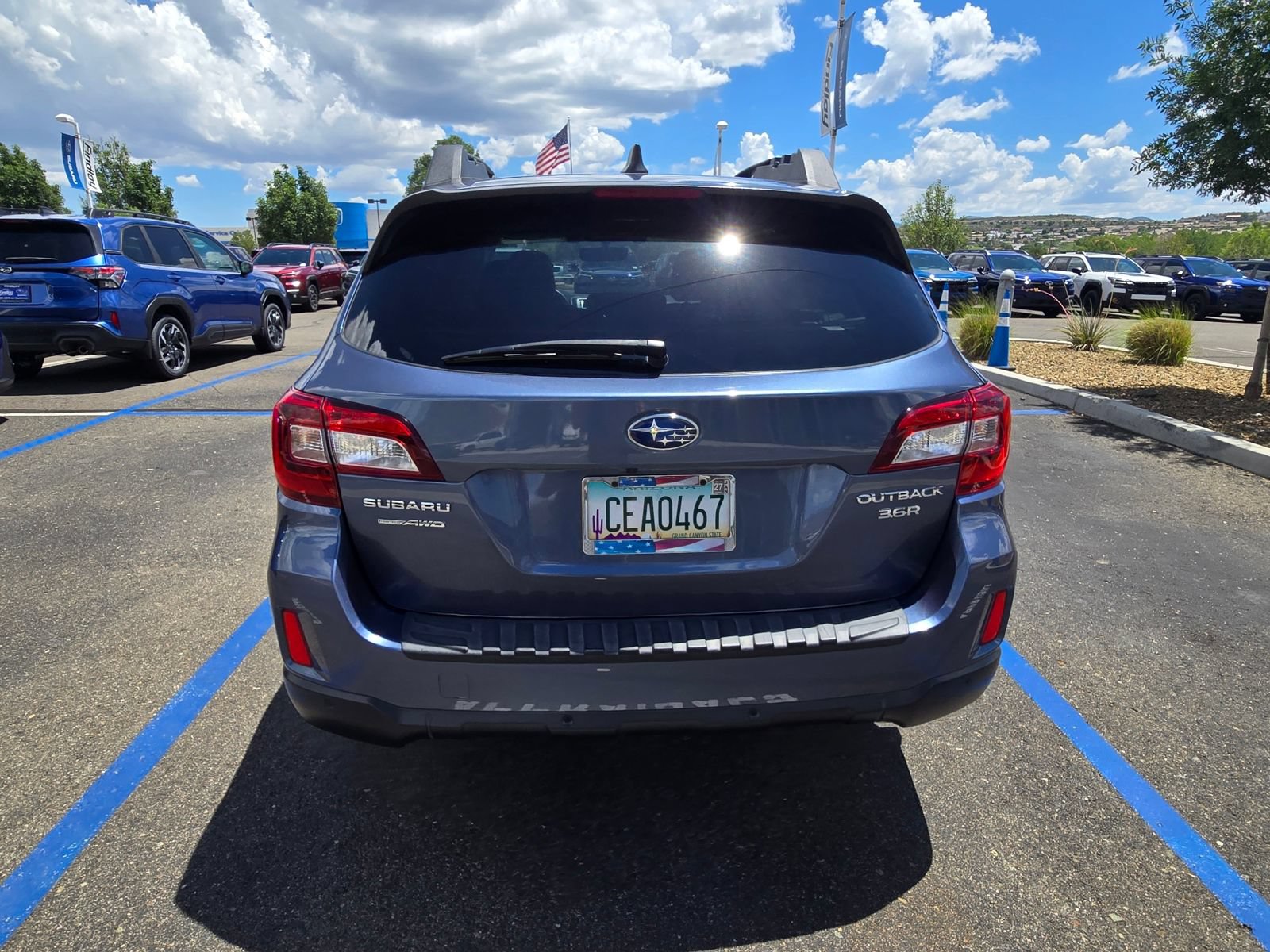 Used 2017 Subaru Outback 3.6R Limited AWD/4WD image 5