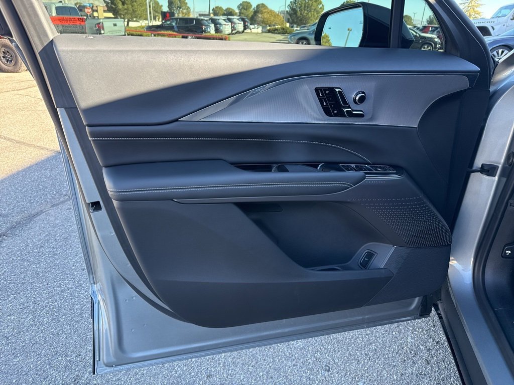 Used 2024 Cadillac Lyriq Tech w/ Driver Assist Package image 28