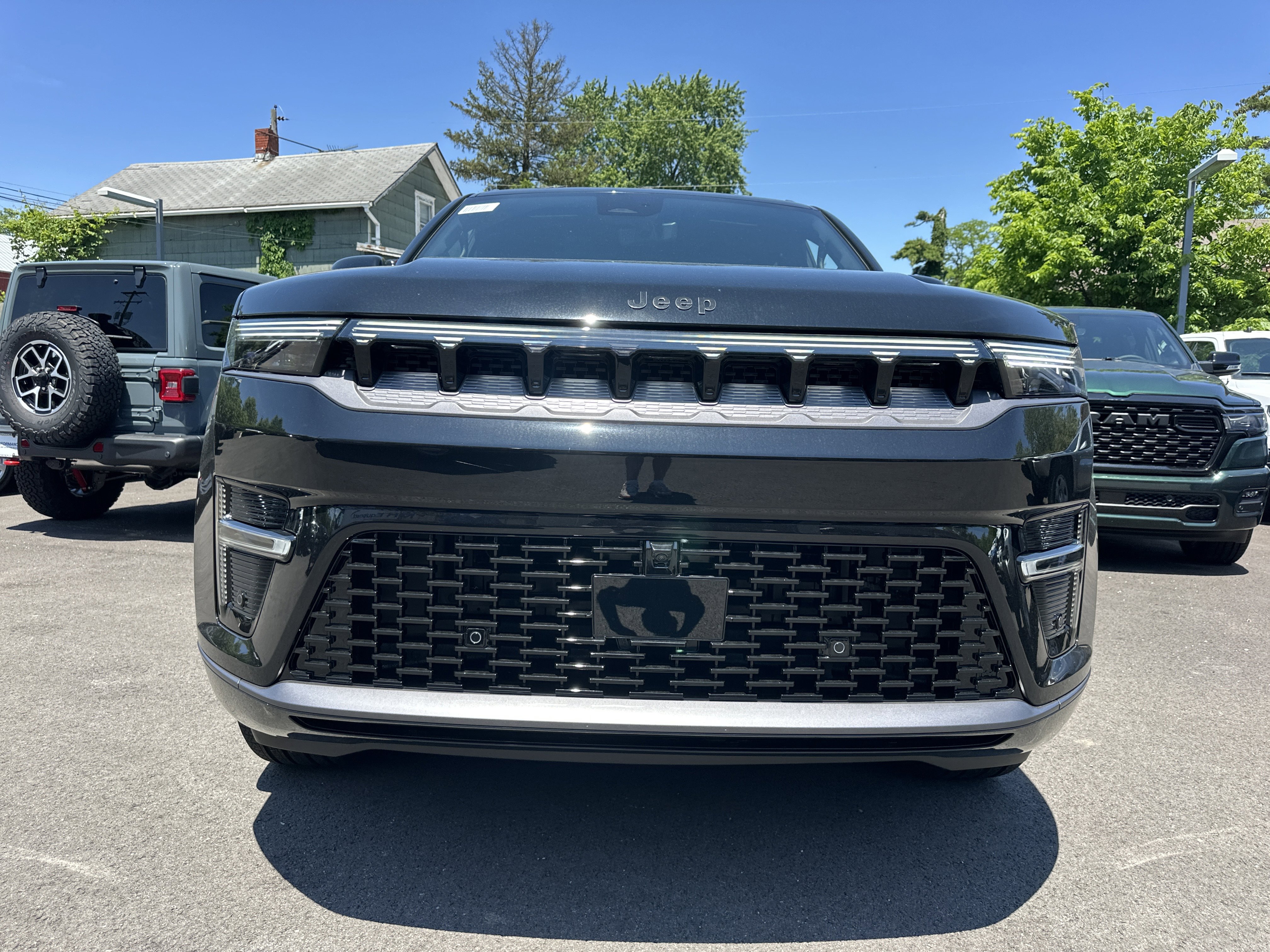 New 2026 Jeep Grand Wagoneer Summit AWD/4WD image 20