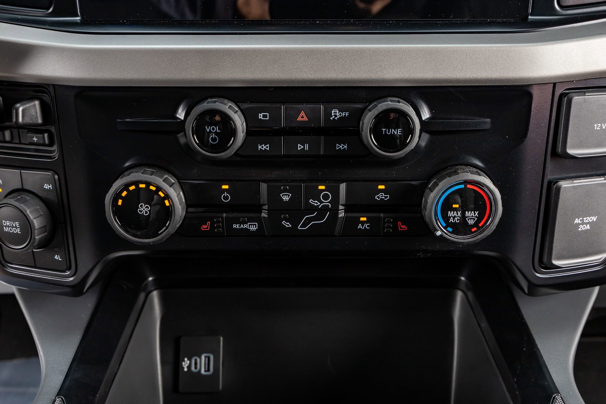 Used 2026 Ford F250 XLT w/ XLT Premium Package image 27