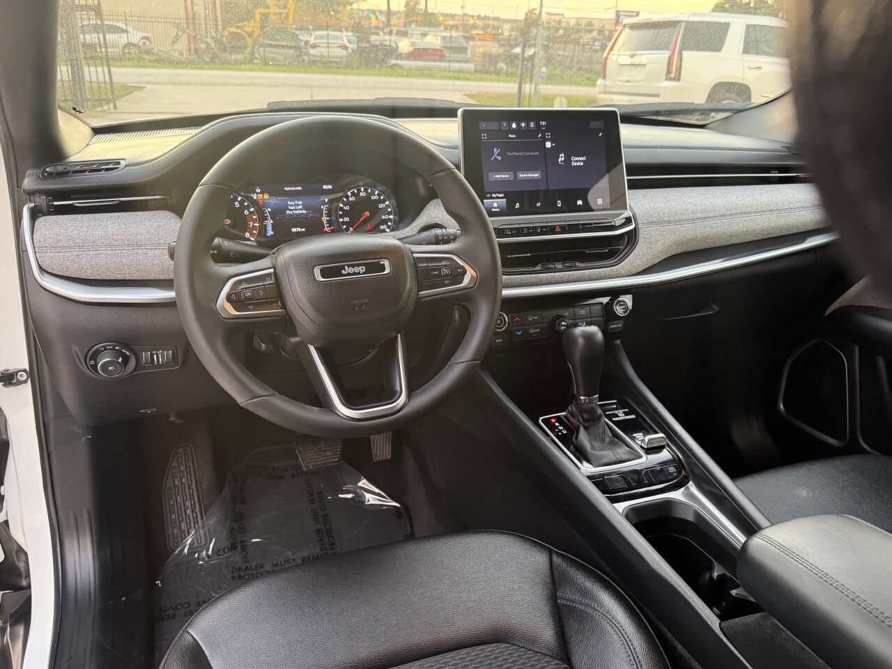 Used 2024 Jeep Compass Latitude image 11