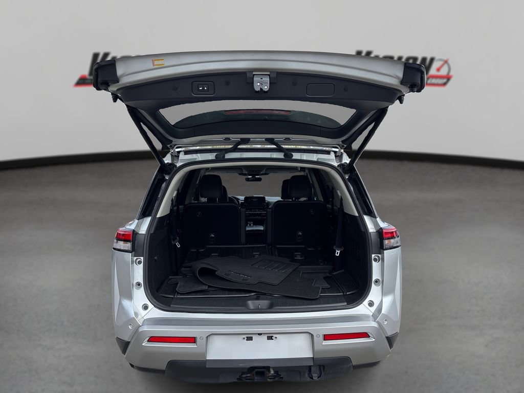 Used 2023 Nissan Pathfinder SL w/ SL Premium Package image 11