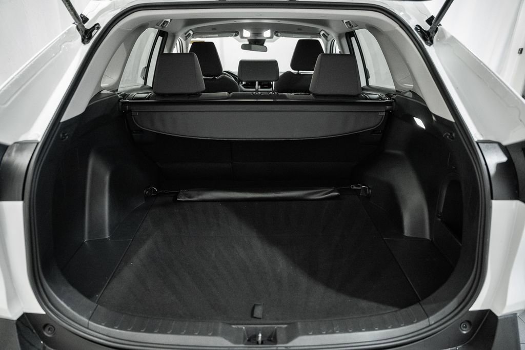 Used 2025 Toyota RAV4 XLE image 9
