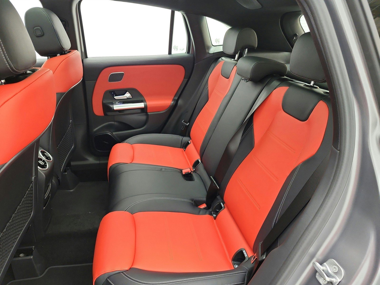 New 2026 Mercedes-Benz GLA 35 AMG 4MATIC image 11