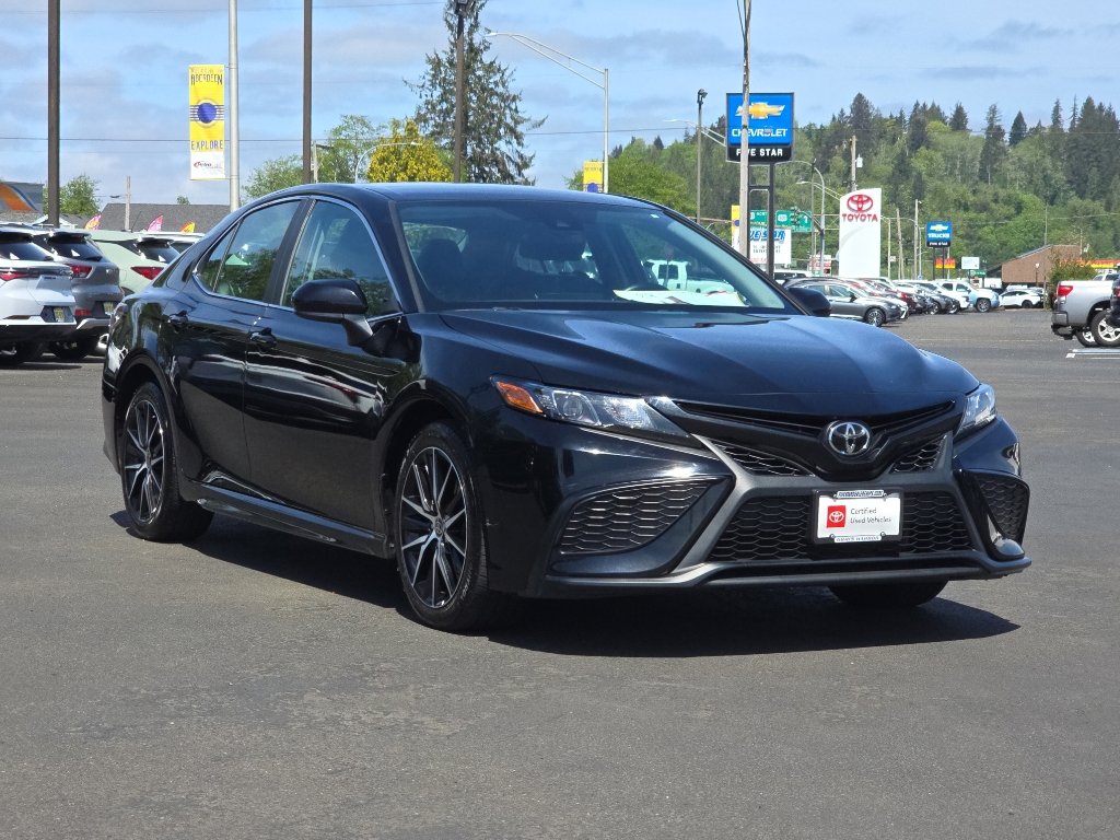 Certified 2021 Toyota Camry SE FWD image 2