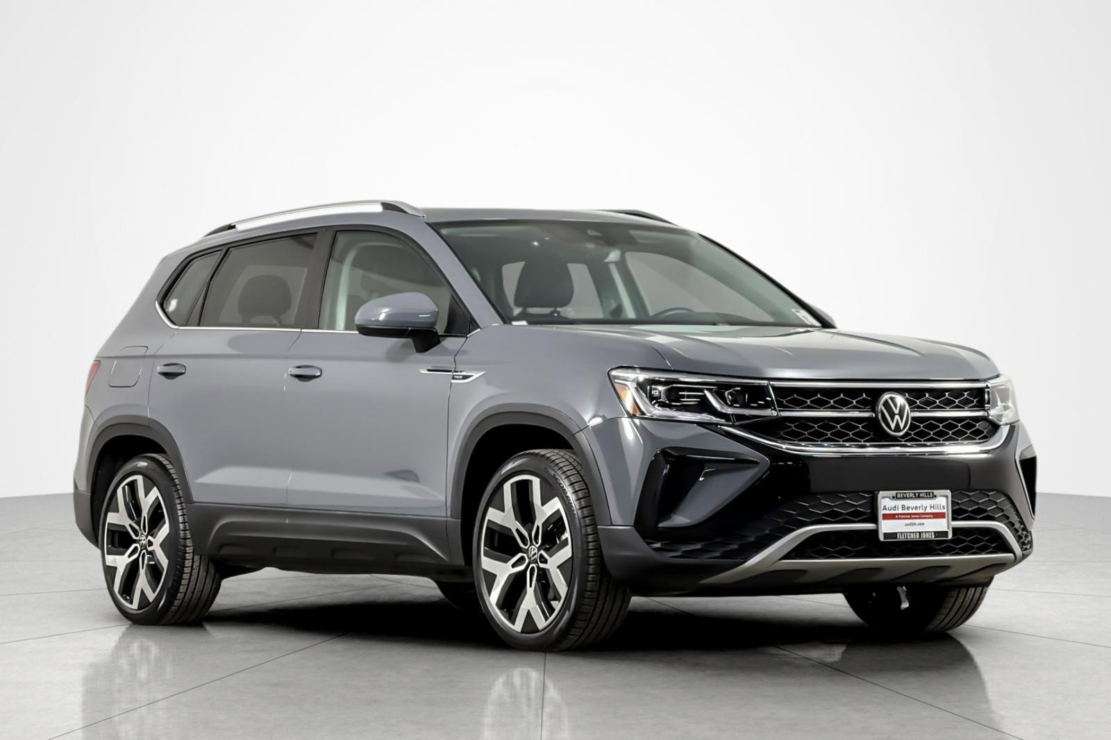 Used 2022 Volkswagen Taos SEL w/ Panoramic Sunroof Package image 7