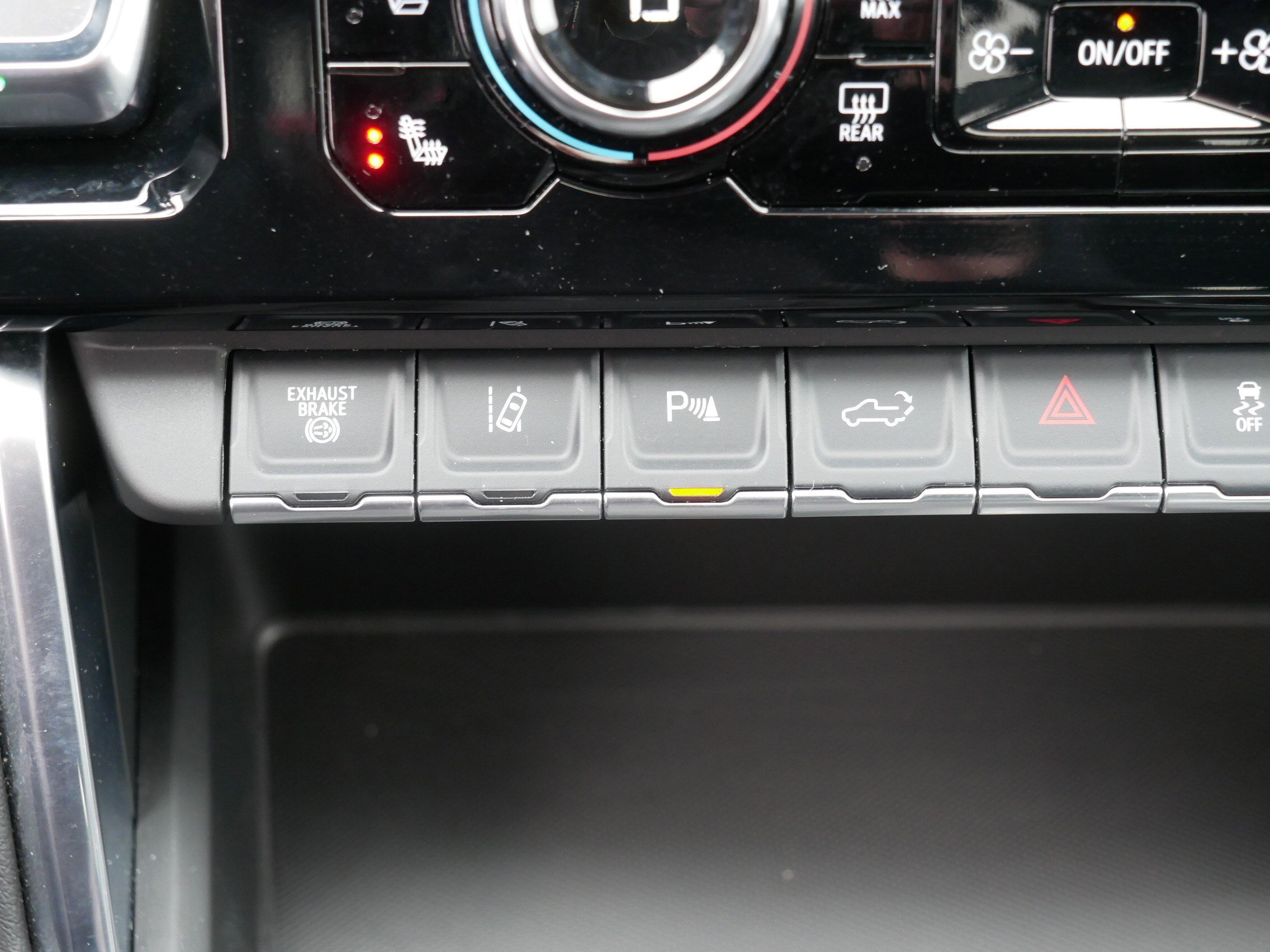 Used 2025 GMC Sierra 3500 Denali w/ Denali Reserve Package image 32