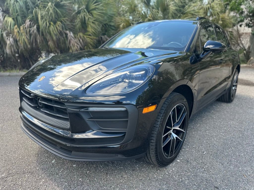 Used 2023 Porsche Macan image 1