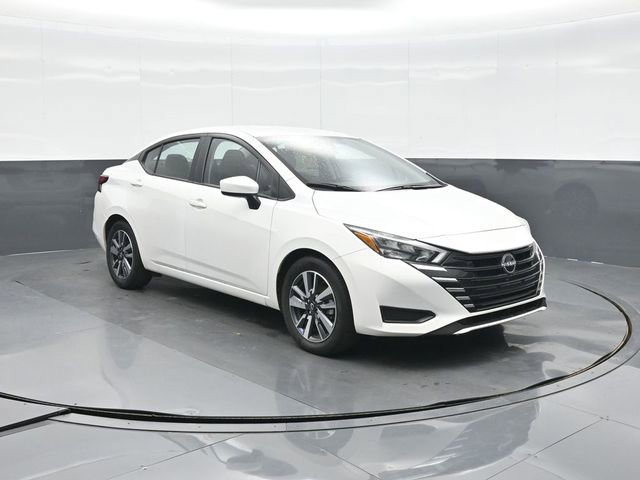 Used 2025 Nissan Versa SV FWD image 18