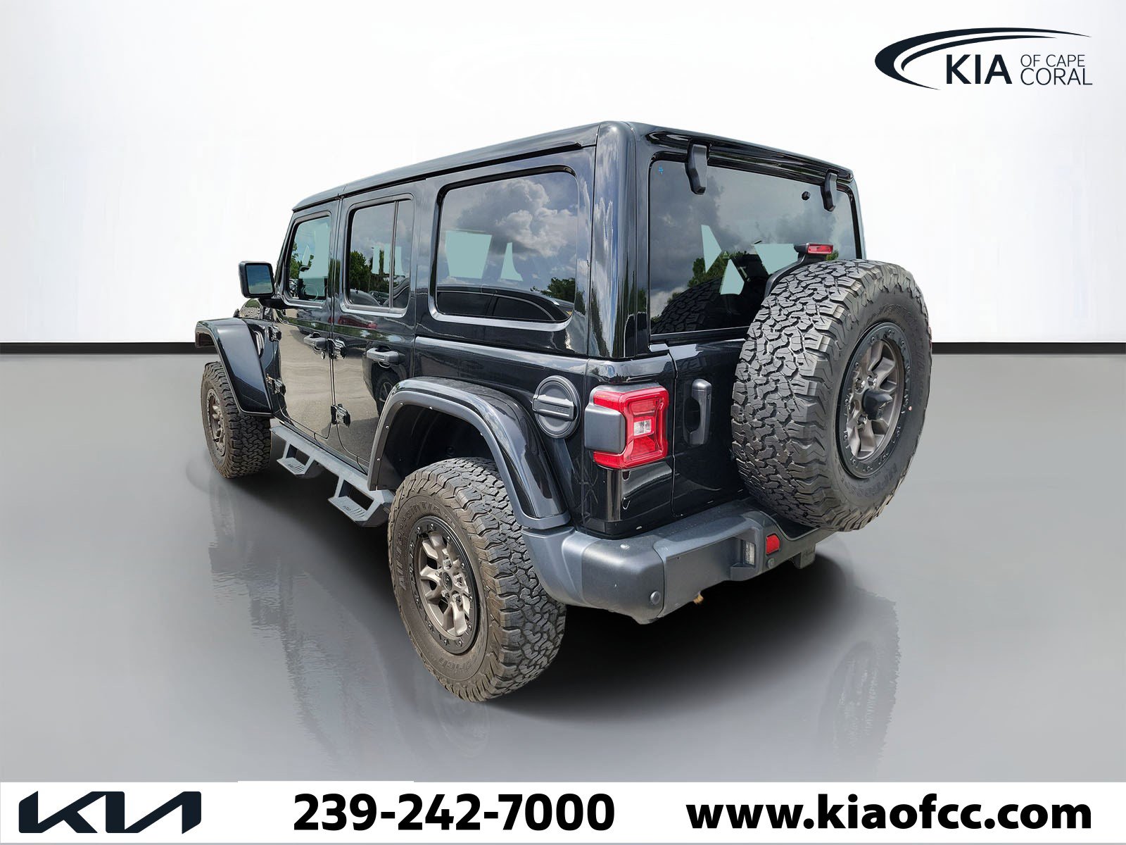 Used 2023 Jeep Wrangler Unlimited Rubicon 392 AWD/4WD image 4