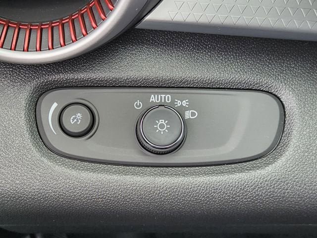New 2026 Chevrolet Trax RS w/ Sunroof Package image 18