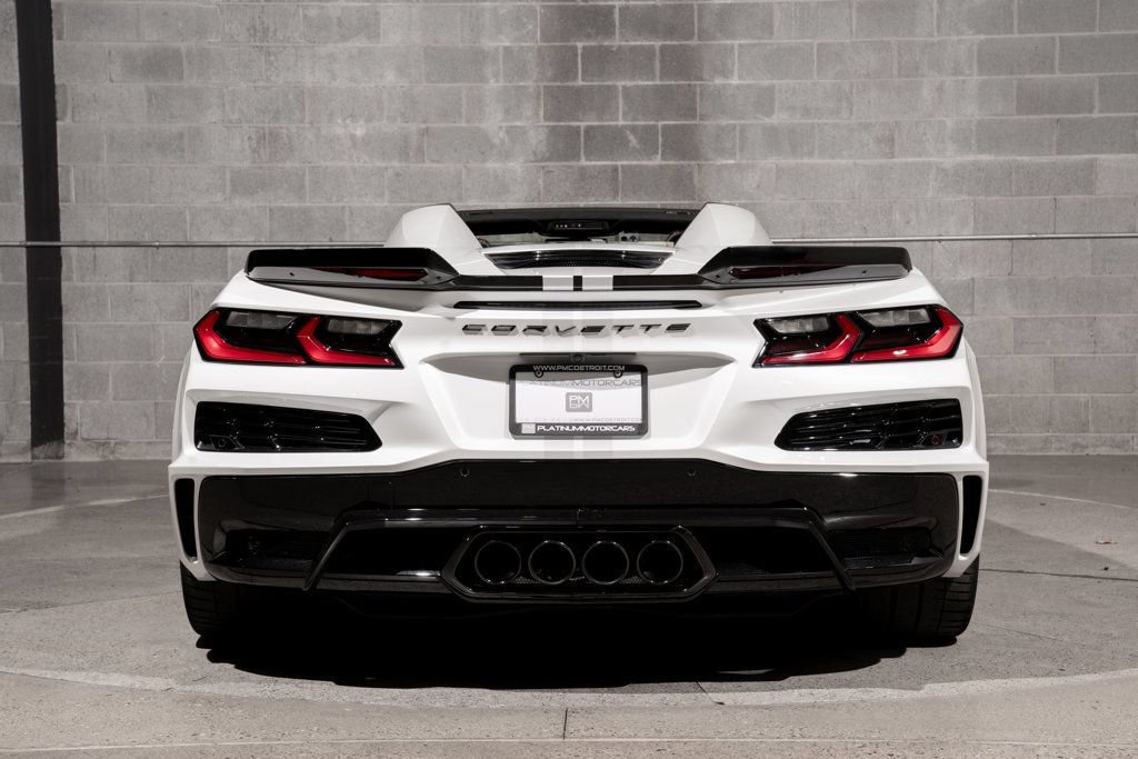 Used 2023 Chevrolet Corvette Z06 RWD image 7