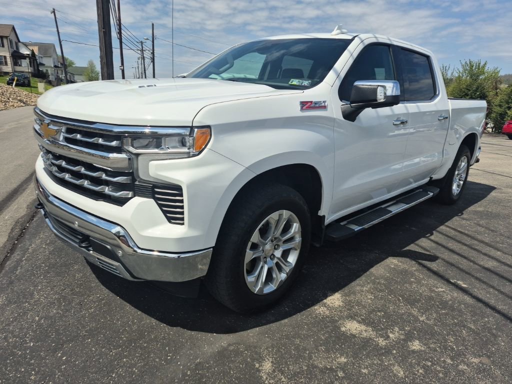 Used 2023 Chevrolet Silverado 1500 LTZ AWD/4WD image 3