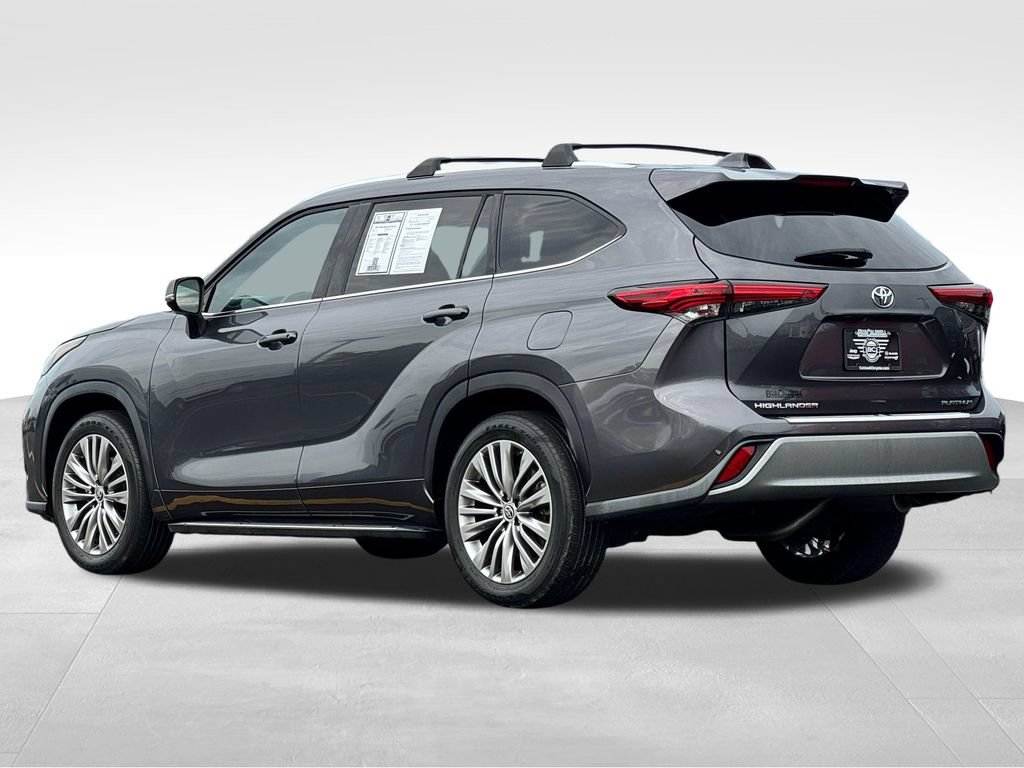 Used 2021 Toyota Highlander Platinum FWD image 5