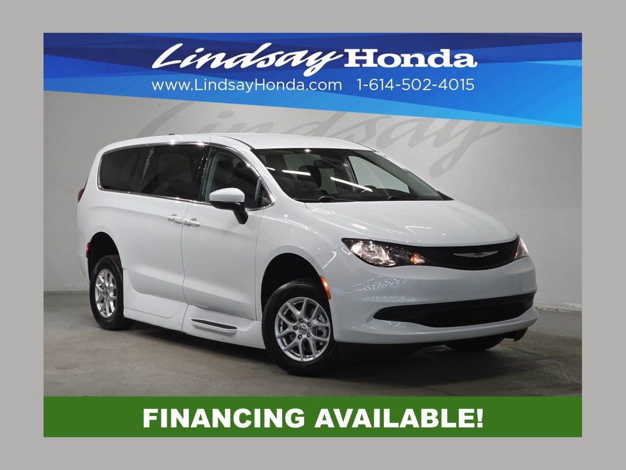 Used 2022 Chrysler Voyager LX image 1