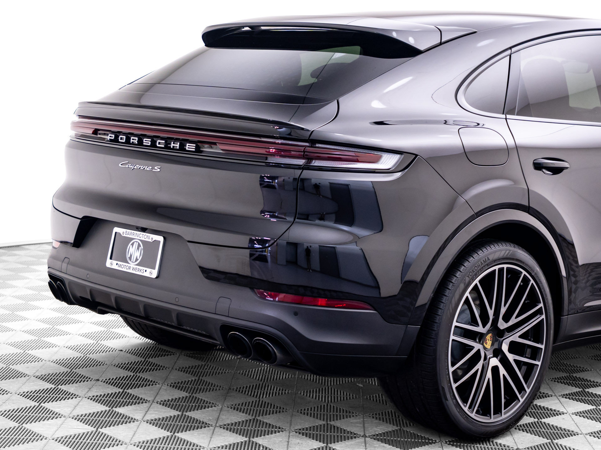 Used 2024 Porsche Cayenne S AWD/4WD image 38