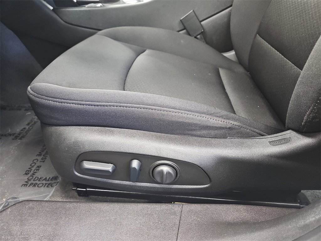 Used 2024 Chevrolet Malibu LT image 27