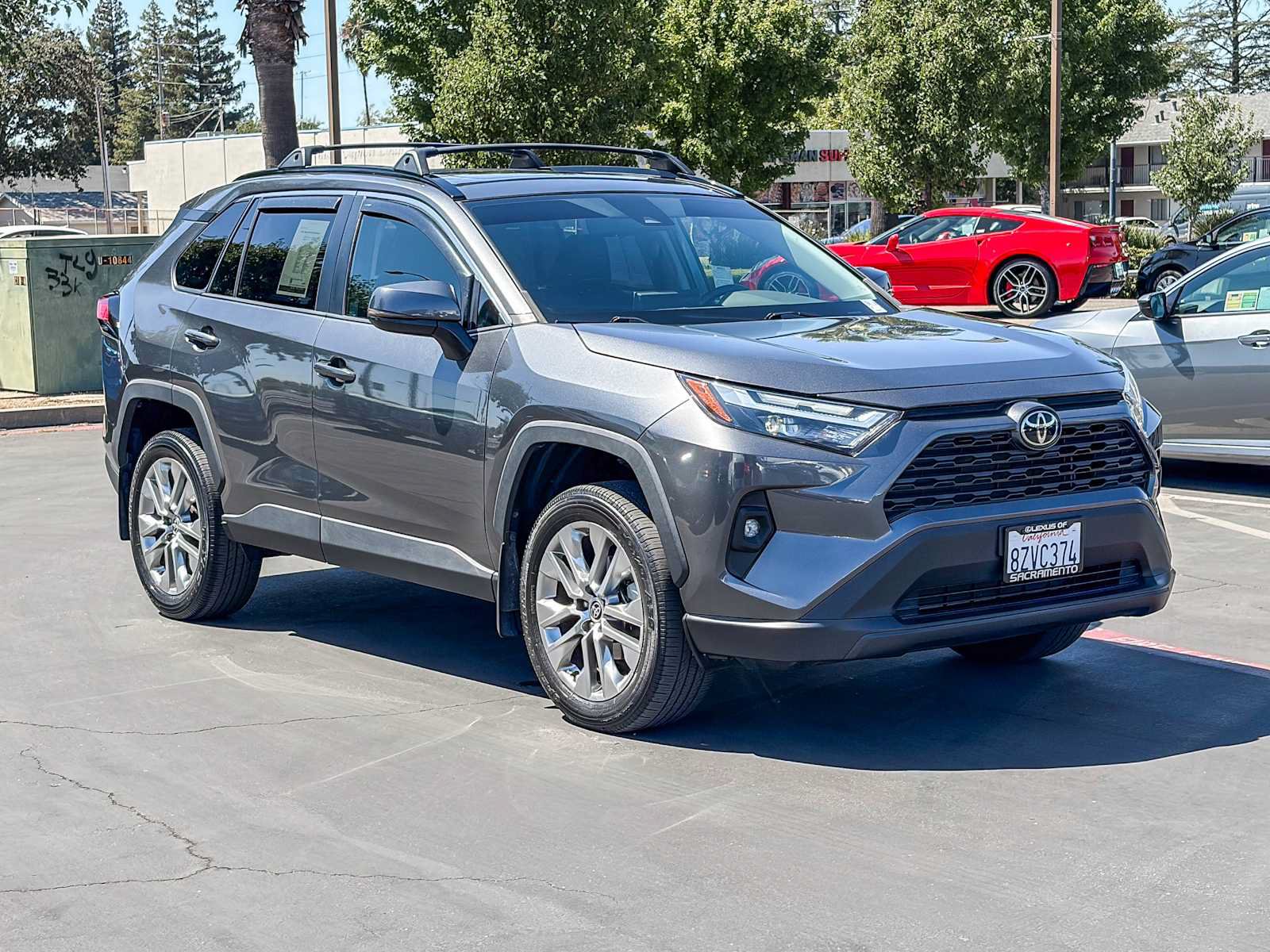 Used 2022 Toyota RAV4 XLE Premium w/ Carpet Mat Package (TMS) FWD image 5